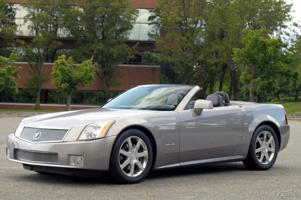 2004 Cadillac XLR - Image 3 of 24