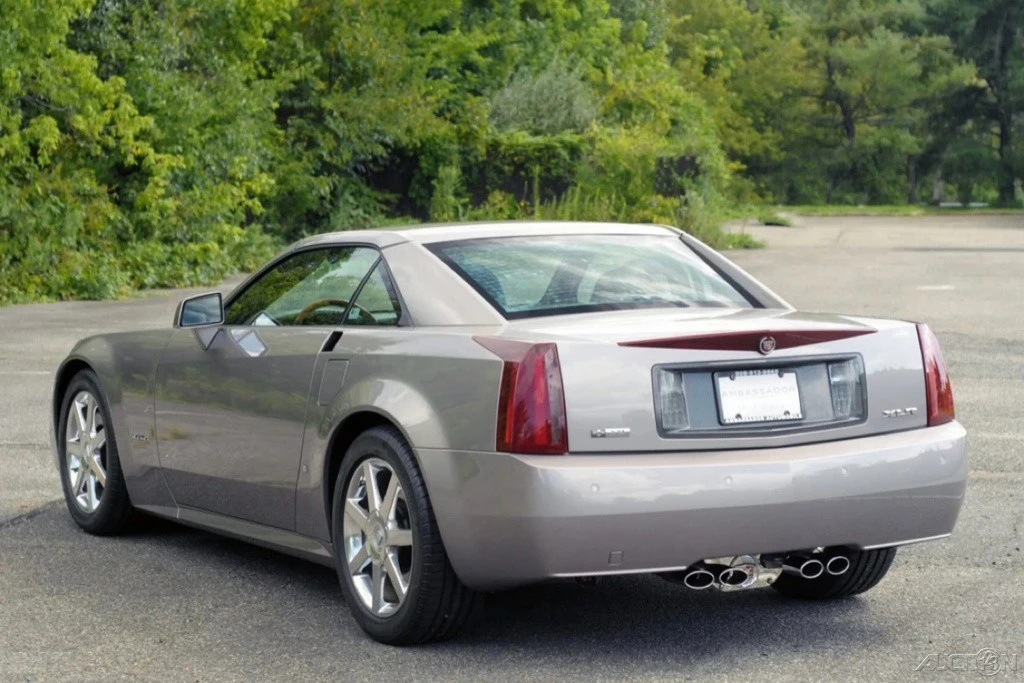 2004 Cadillac XLR - Image 10 of 24
