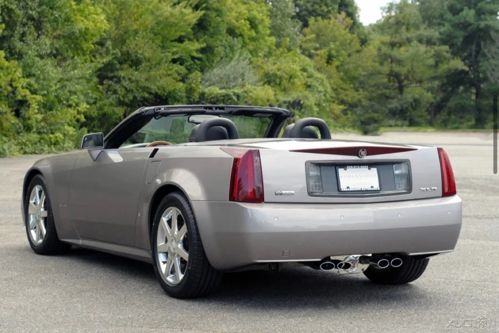 2004 Cadillac XLR - Image 5 of 24