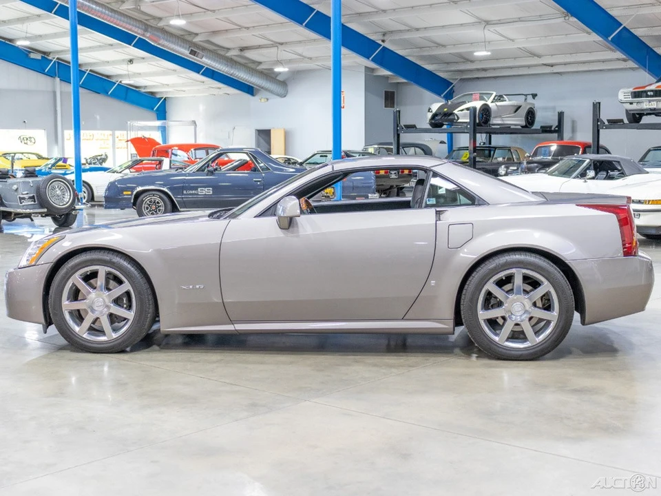 2004 Cadillac XLR - Image 11 of 24