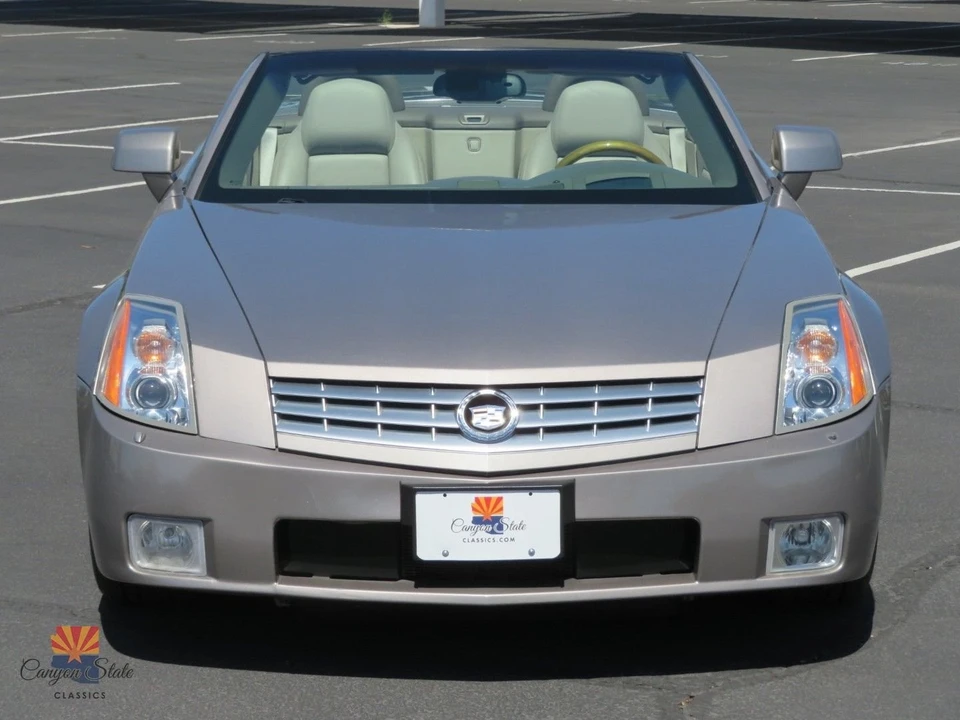 2004 Cadillac XLR - Image 29 of 31