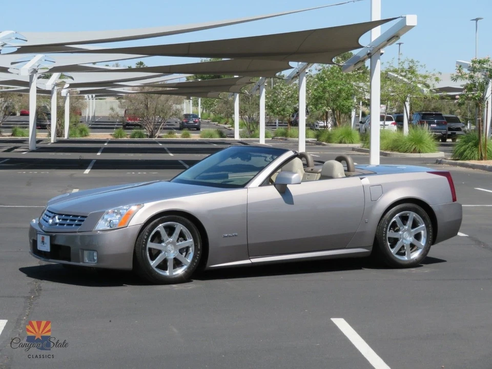 2004 Cadillac XLR - Image 9 of 31