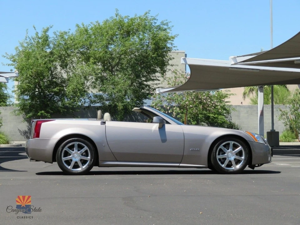 2004 Cadillac XLR - Image 4 of 31