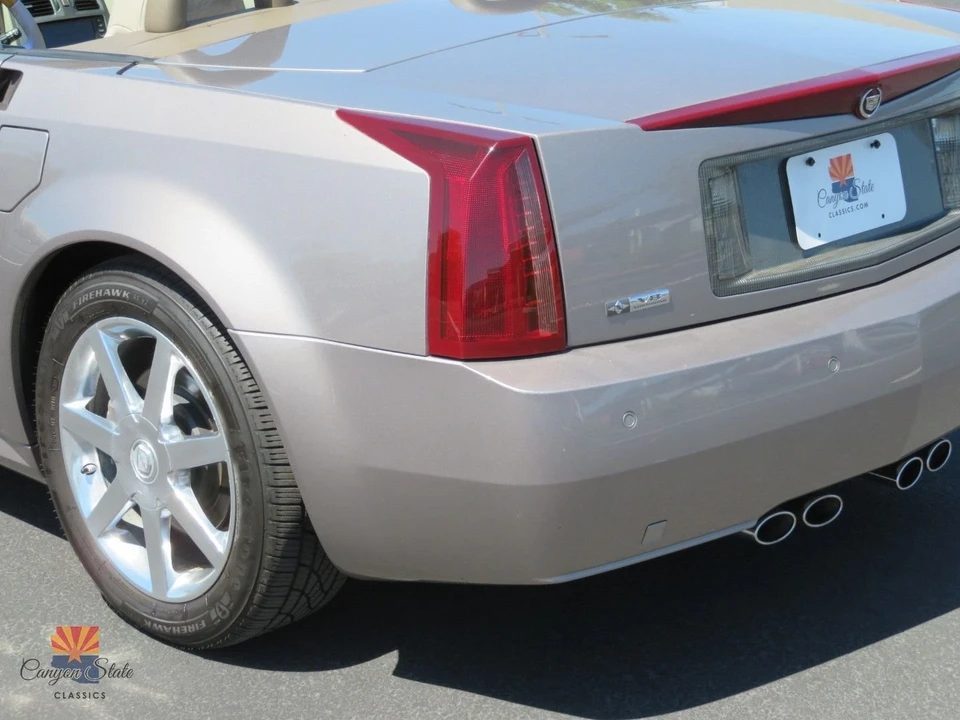 2004 Cadillac XLR - Image 16 of 31
