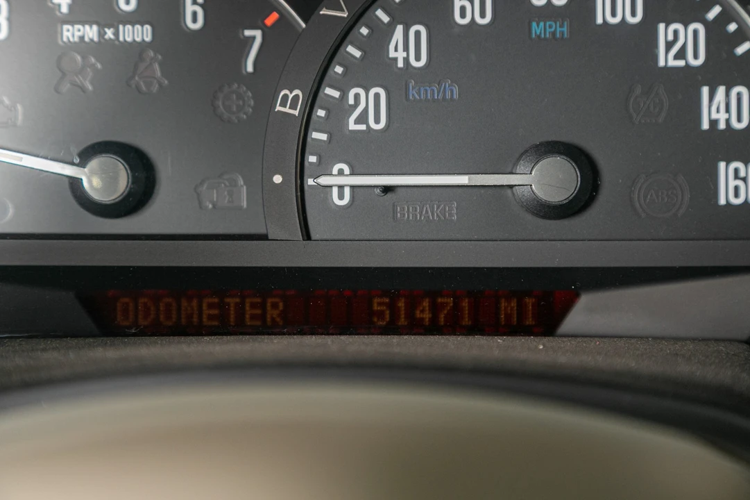 2004 Cadillac XLR - Image 11 of 21