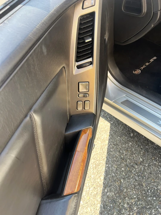 2004 Cadillac XLR - Image 28 of 31