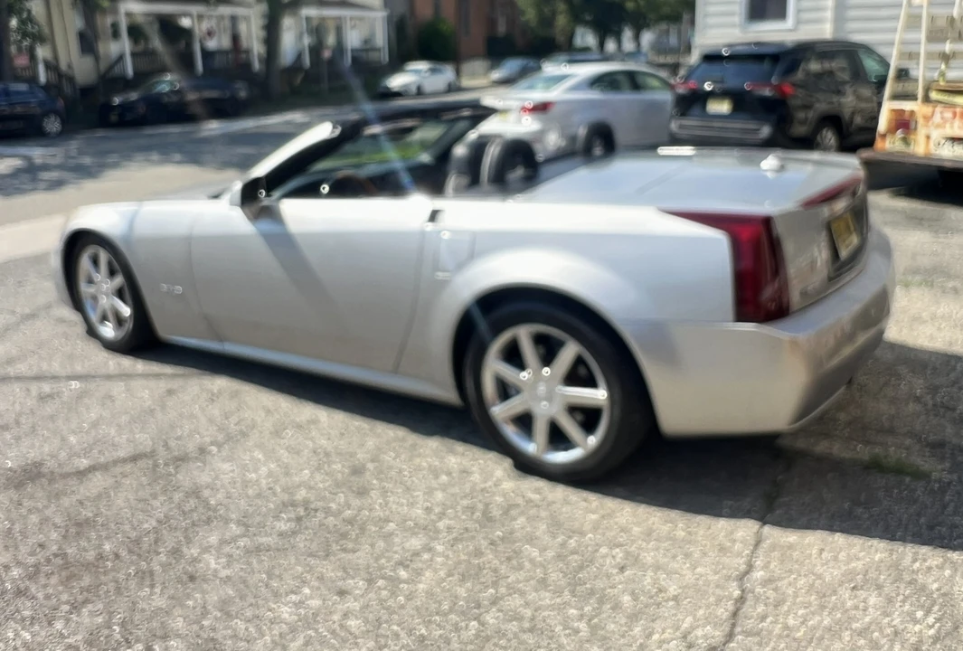 2004 Cadillac XLR - Image 3 of 31