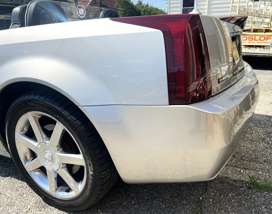2004 Cadillac XLR - Image 4 of 31