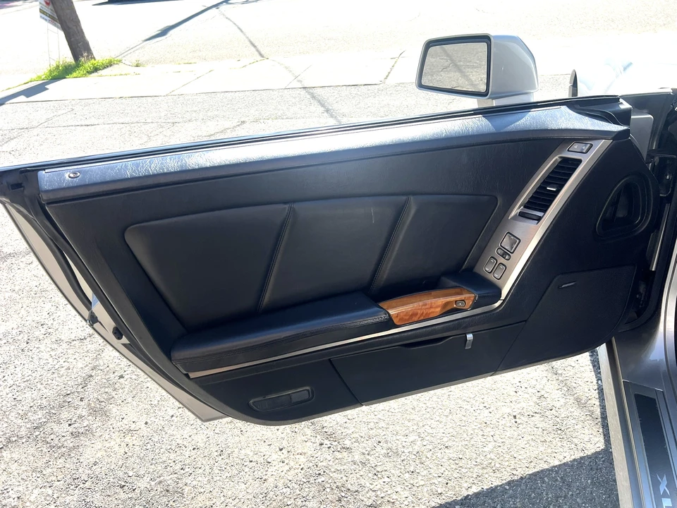 2004 Cadillac XLR - Image 27 of 31