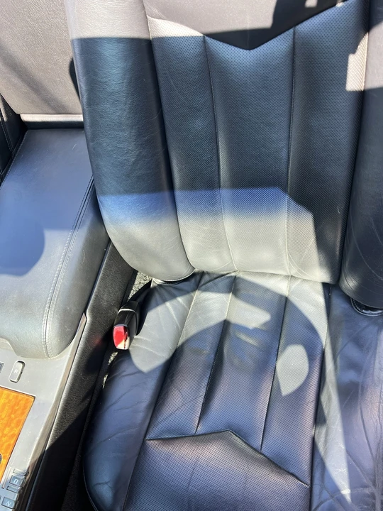 2004 Cadillac XLR - Image 29 of 31