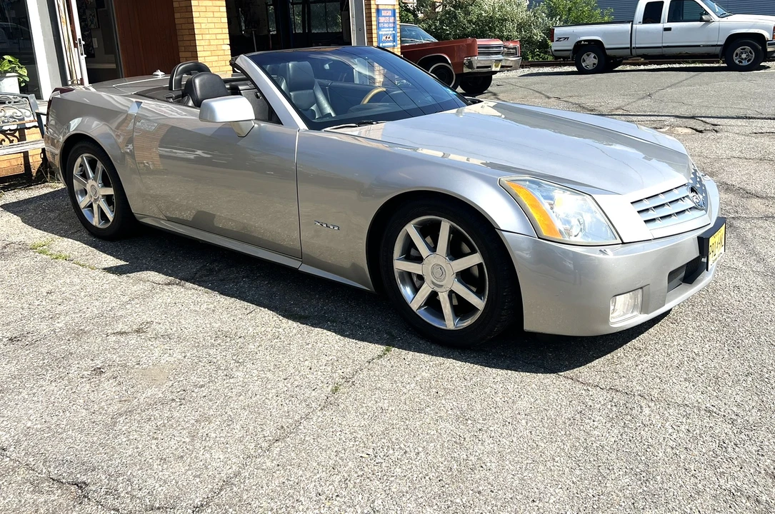 2004 Cadillac XLR - Image 16 of 31