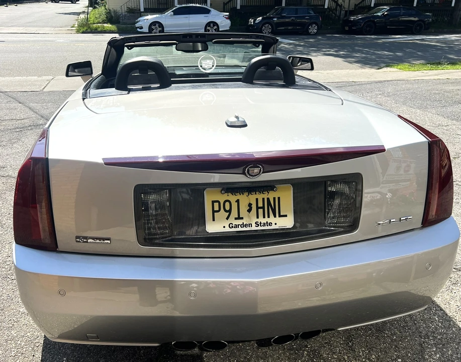 2004 Cadillac XLR - Image 8 of 31