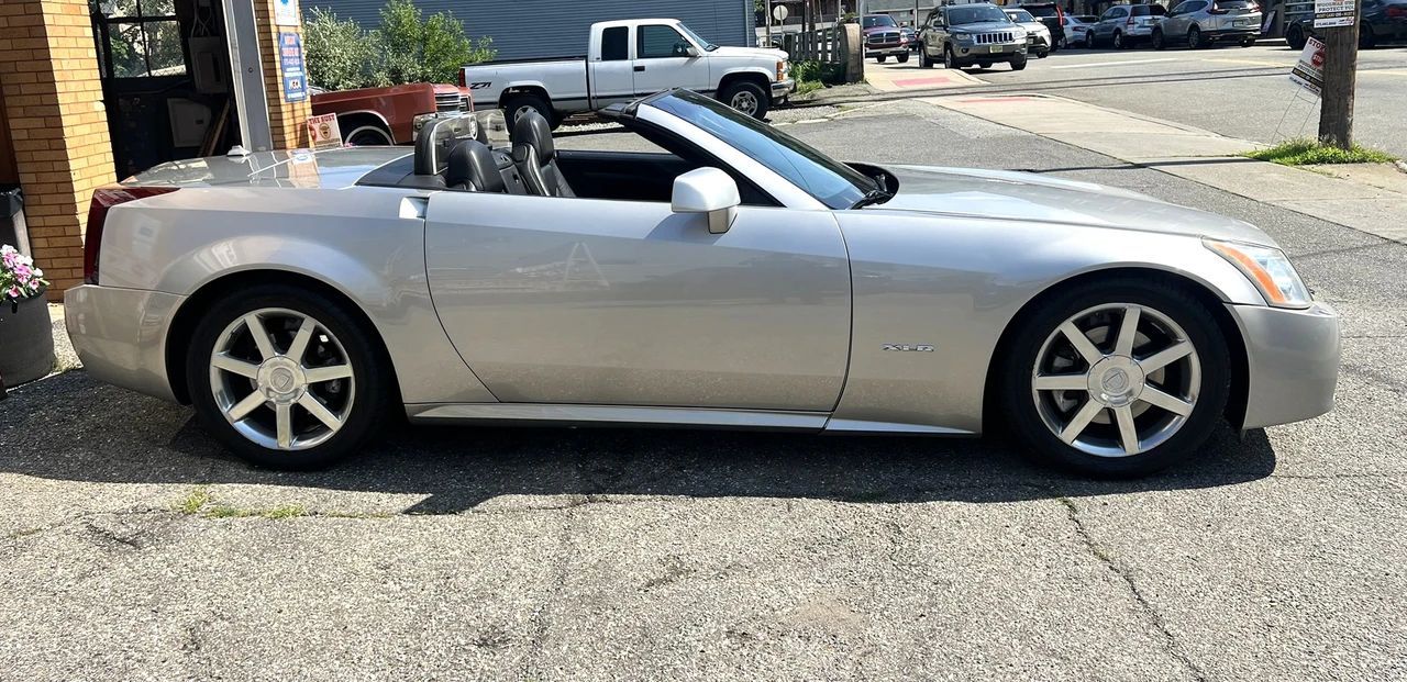 2004 Cadillac XLR - Image 15 of 31