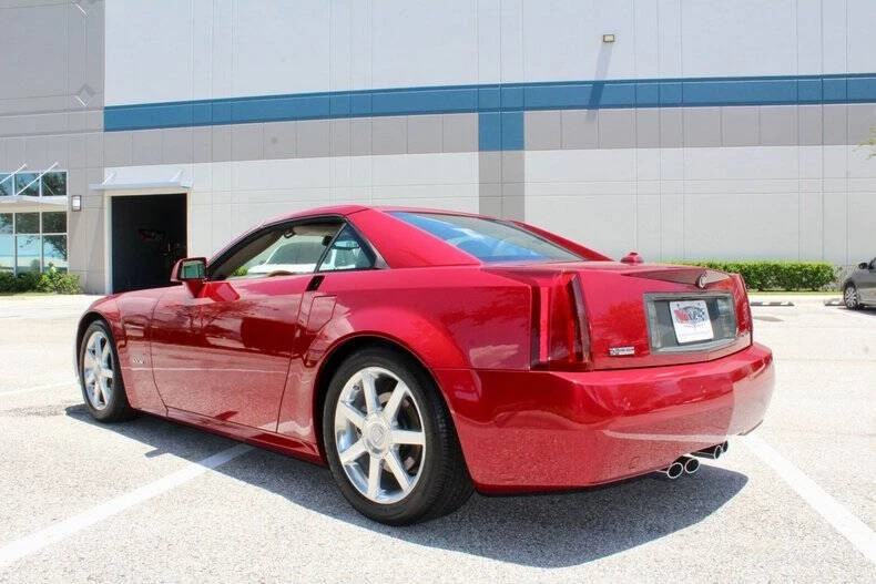 2004 Cadillac XLR - Image 10 of 12