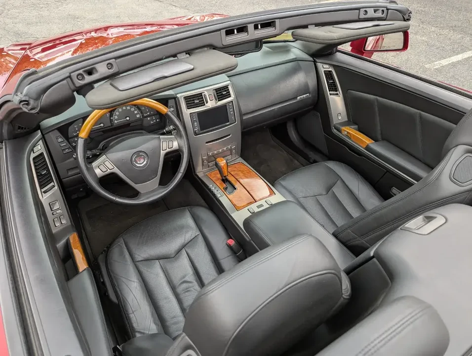 2004 Cadillac XLR - Image 12 of 14