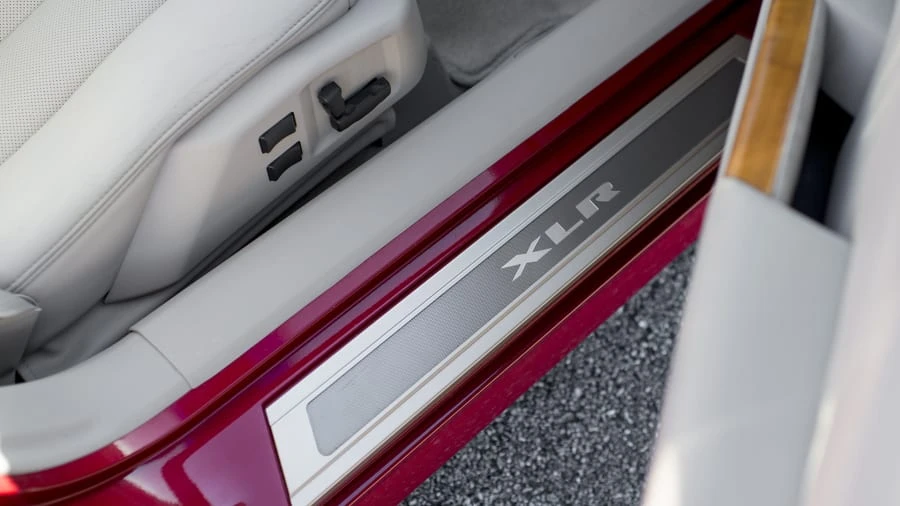 2004 Cadillac XLR - Image 10 of 12