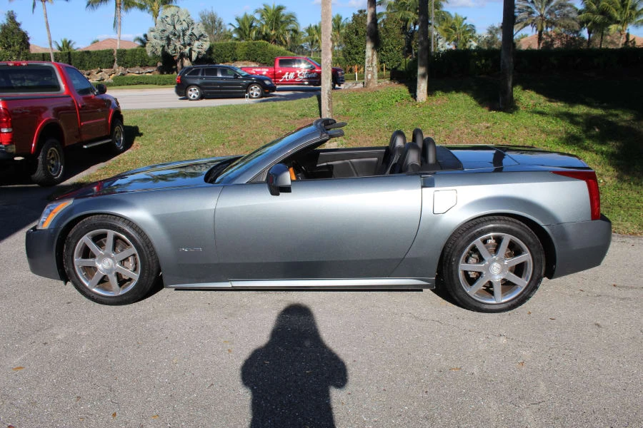 2004 Cadillac XLR - Image 13 of 24