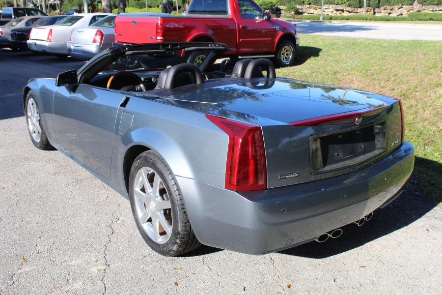 2004 Cadillac XLR - Image 14 of 24