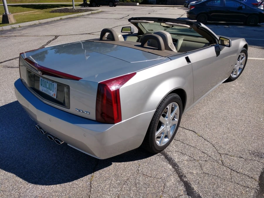 2004 Cadillac XLR - Image 11 of 12