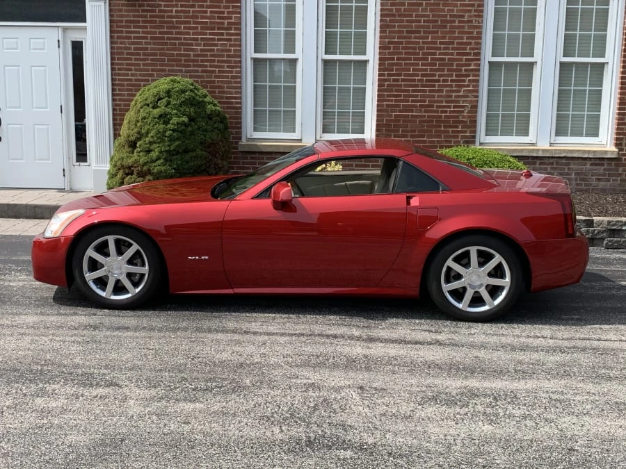 2004 Cadillac XLR - Image 9 of 10