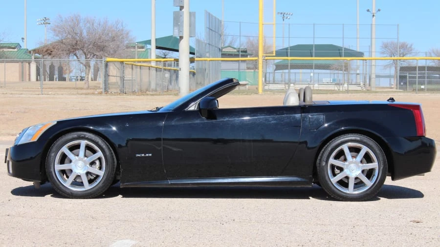 2004 Cadillac XLR - Image 2 of 18