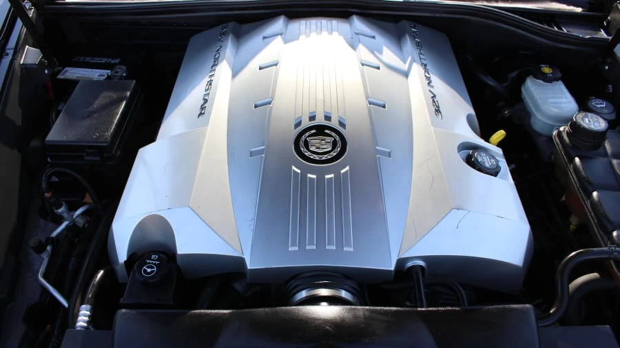 2004 Cadillac XLR - Image 10 of 18