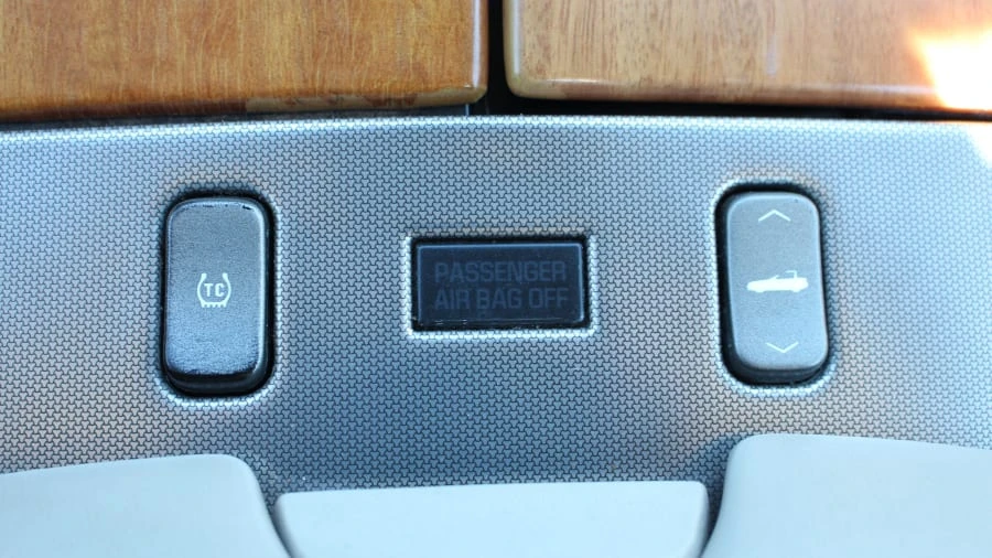 2004 Cadillac XLR - Image 14 of 18