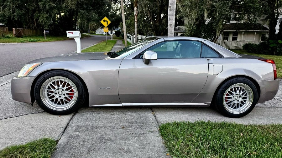 2004 Cadillac XLR - Image 8 of 10