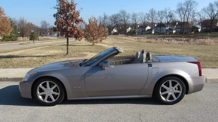 2004 Cadillac XLR - Image 2 of 10