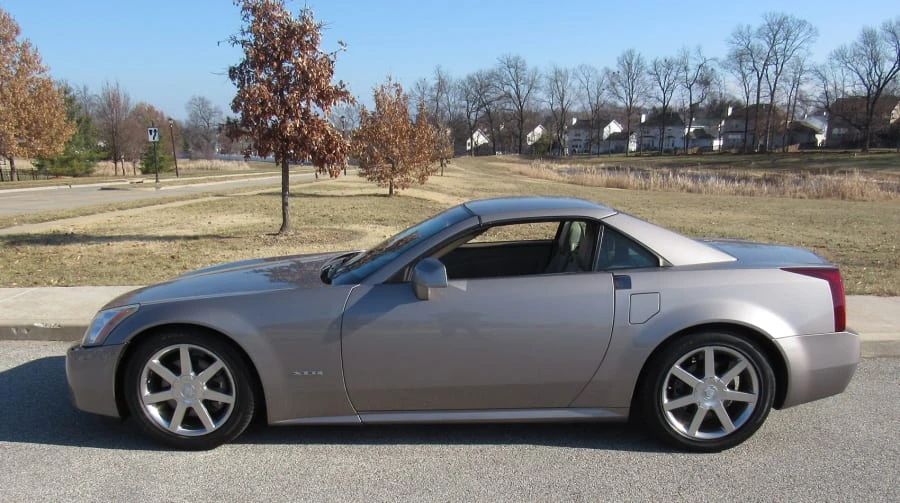 2004 Cadillac XLR - Image 8 of 10