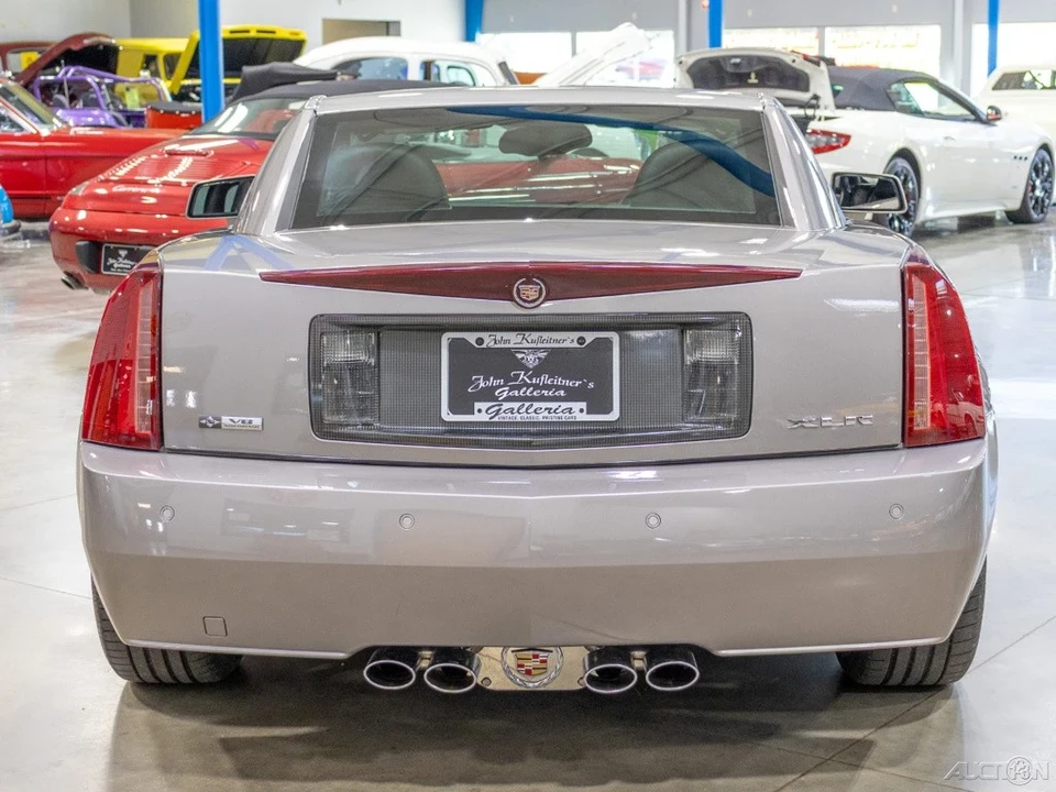 2004 Cadillac XLR - Image 15 of 21