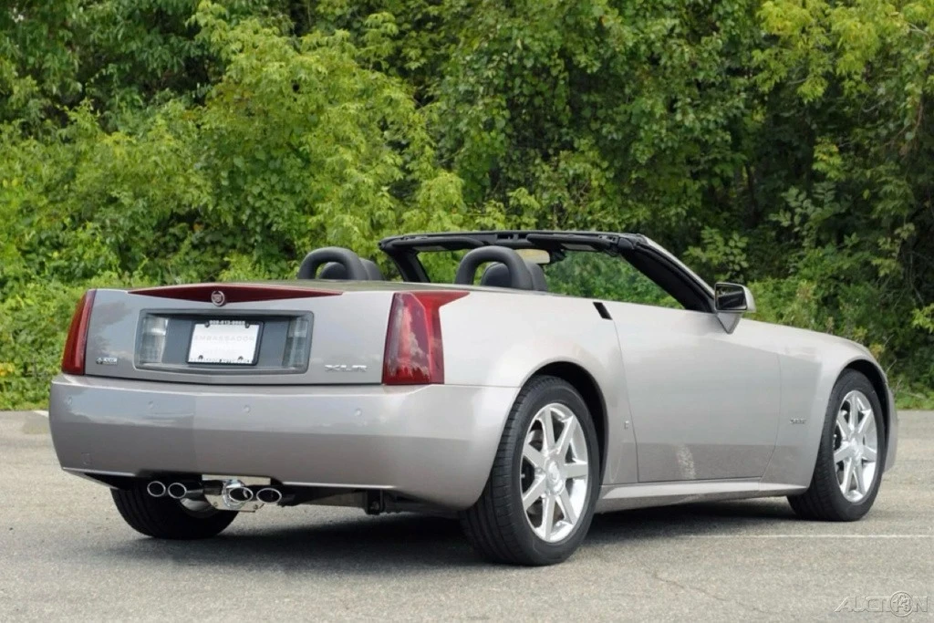 2004 Cadillac XLR - Image 8 of 21