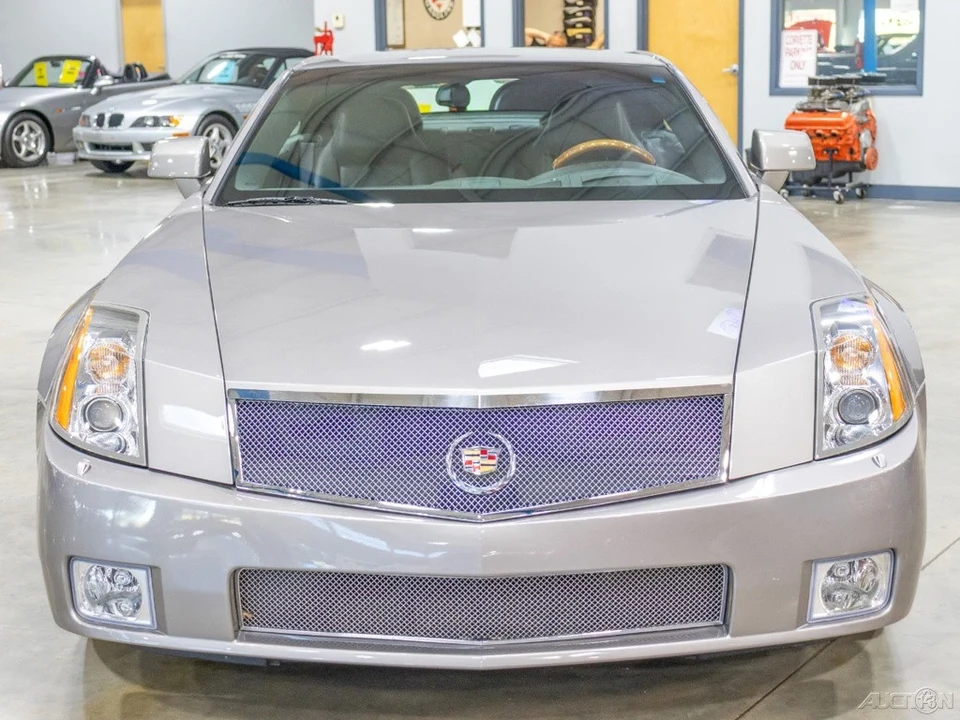 2004 Cadillac XLR - Image 11 of 21