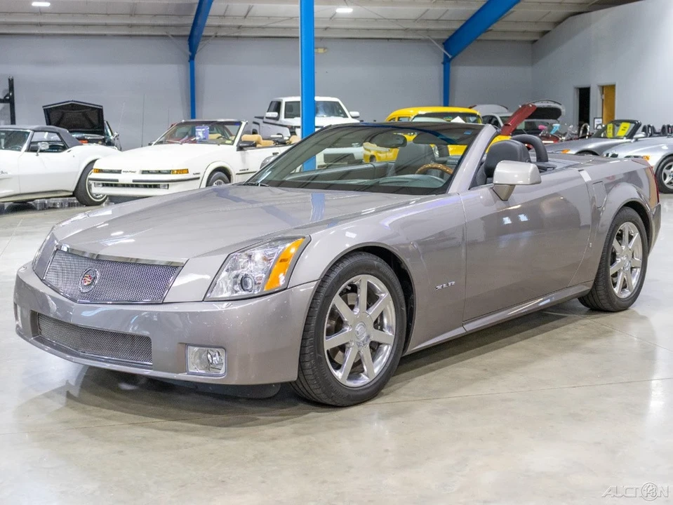 2004 Cadillac XLR - Image 3 of 21