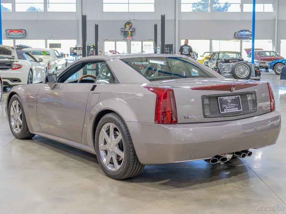 2004 Cadillac XLR - Image 14 of 21