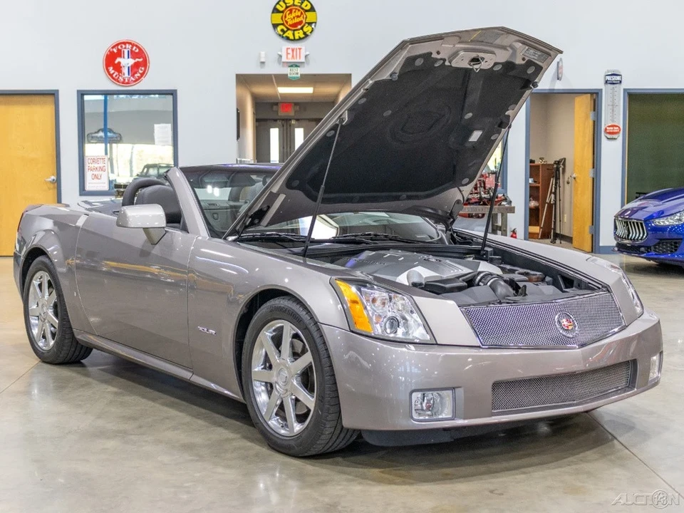 2004 Cadillac XLR - Image 18 of 21