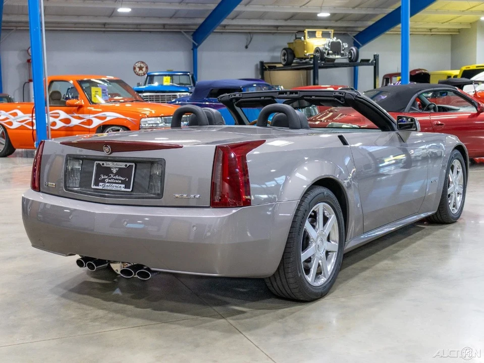 2004 Cadillac XLR - Image 7 of 21