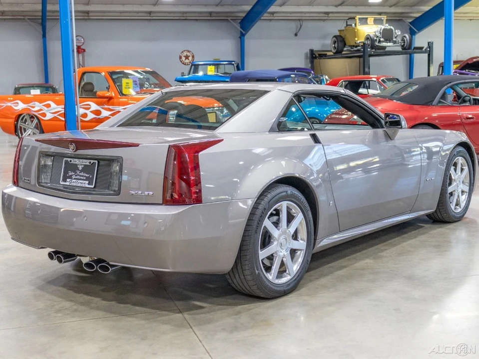 2004 Cadillac XLR - Image 16 of 21