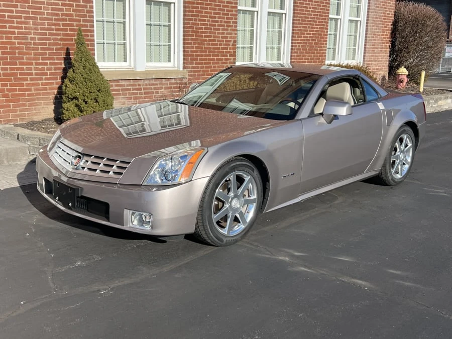 2004 Cadillac XLR - Image 8 of 11