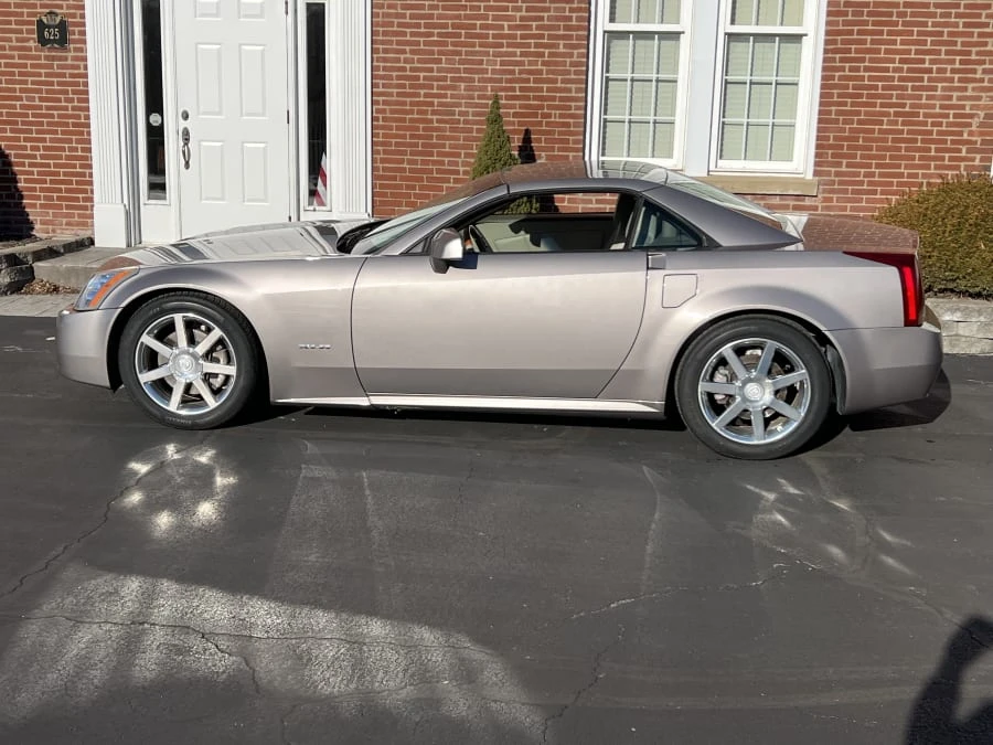 2004 Cadillac XLR - Image 9 of 11