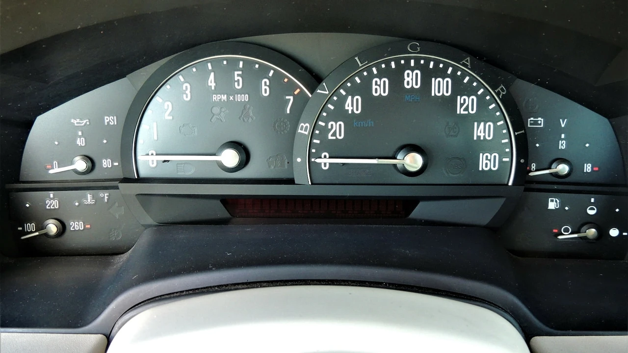 2004 Cadillac XLR - Image 13 of 31
