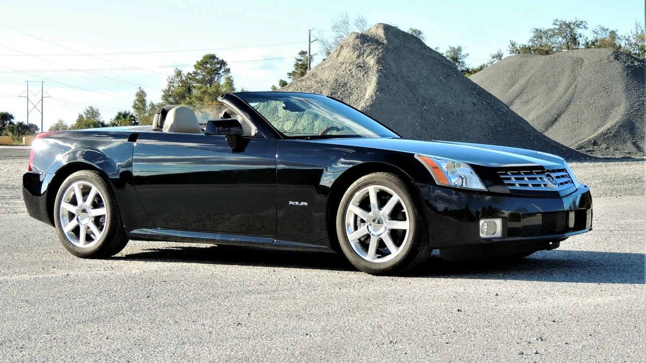 2004 Cadillac XLR - Image 18 of 31