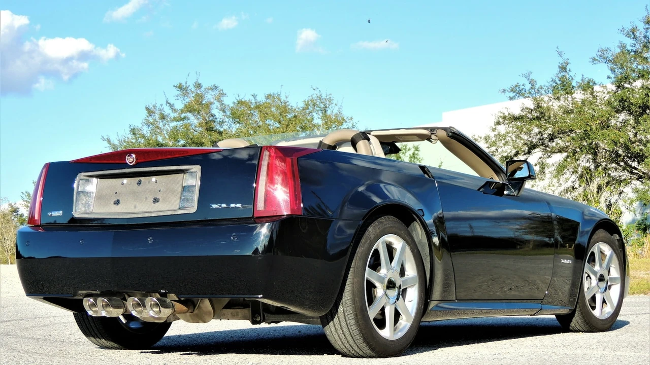 2004 Cadillac XLR - Image 20 of 31