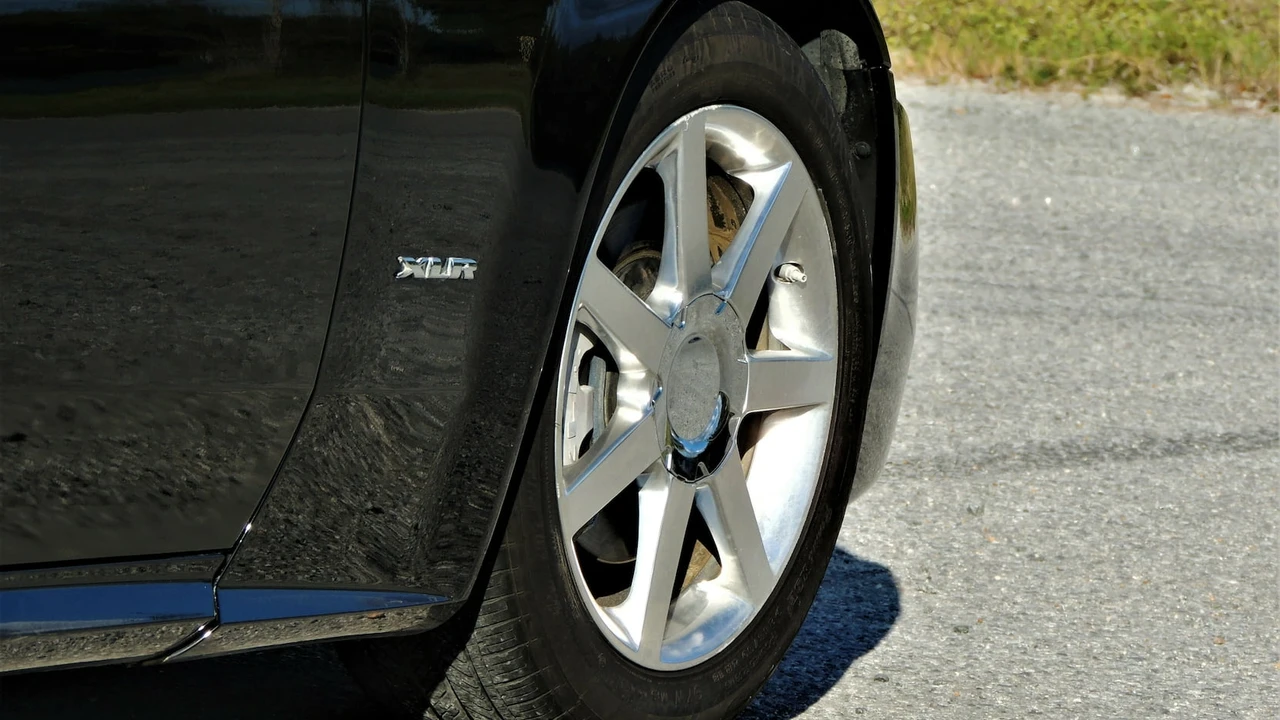 2004 Cadillac XLR - Image 21 of 31