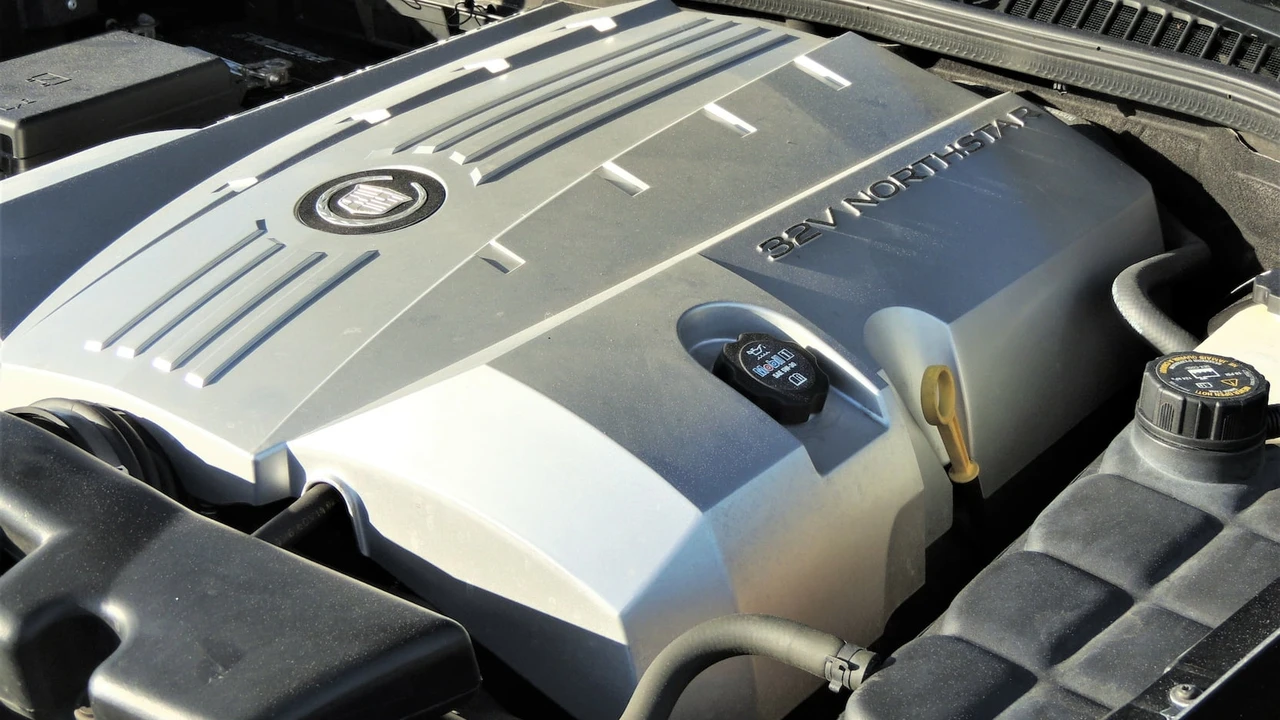2004 Cadillac XLR - Image 25 of 31