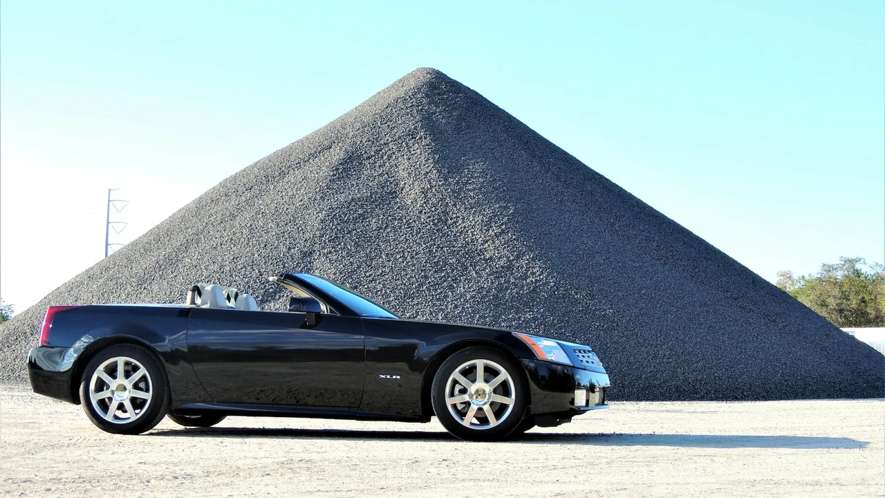 2004 Cadillac XLR - Image 29 of 31