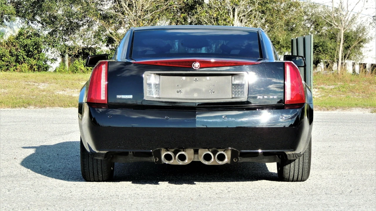 2004 Cadillac XLR - Image 4 of 31