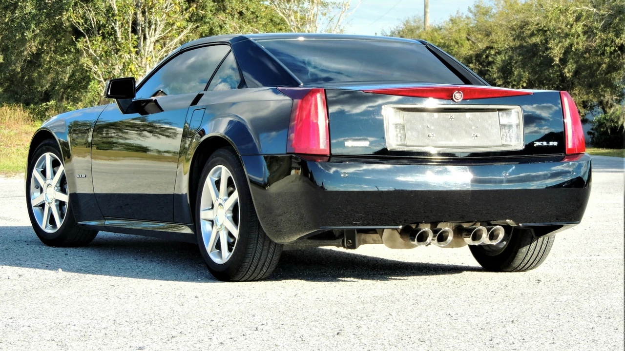 2004 Cadillac XLR - Image 5 of 31