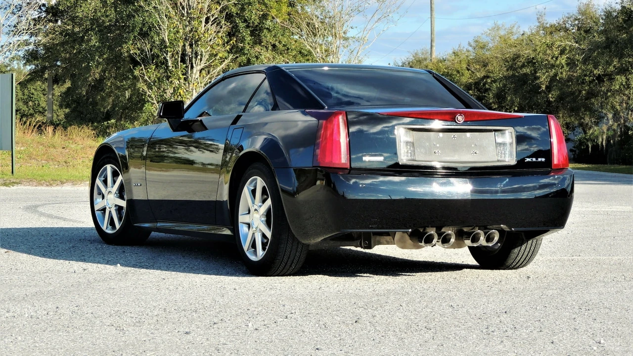 2004 Cadillac XLR - Image 6 of 31
