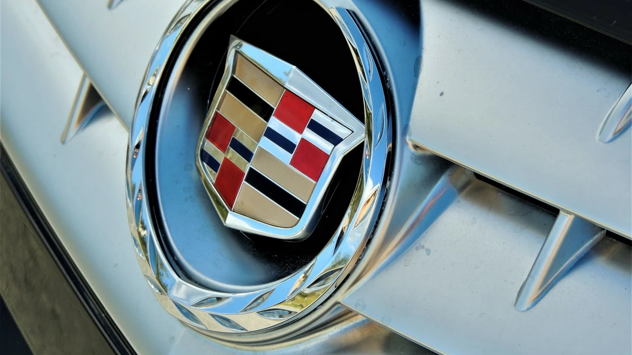 2004 Cadillac XLR - Image 8 of 31